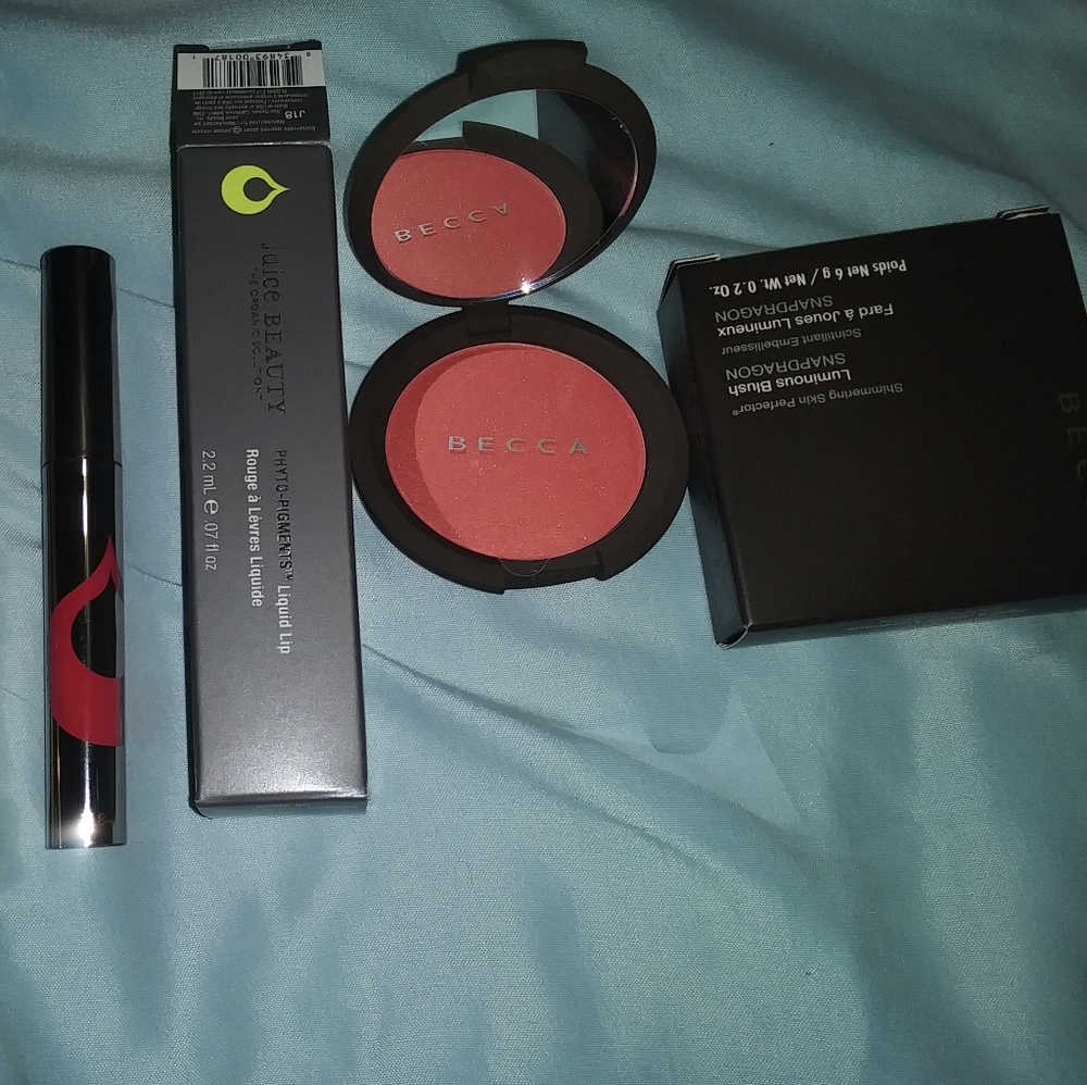 💥SOLD💥Becca cosmetics &  juice beauty set